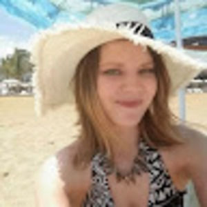 Meet your Posher, Caitlin